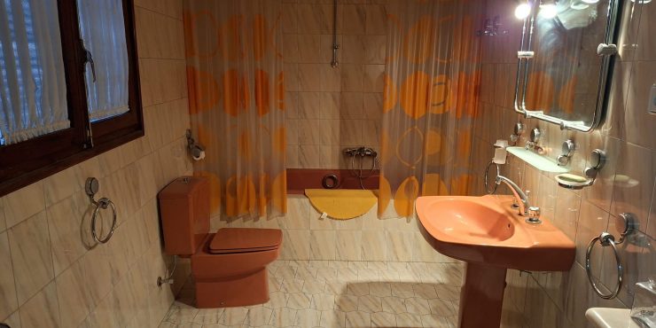 Casa para entrar a vivir de 218m2. Maella (Aragón). 90.000€