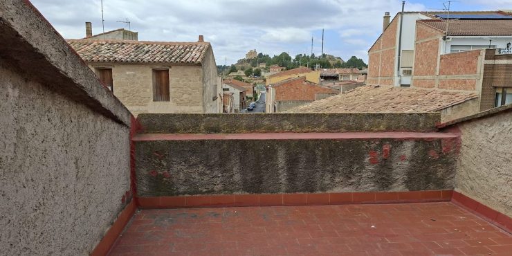 Casa de 87m2 + 25m2 de terraza. Maella. 38.000€