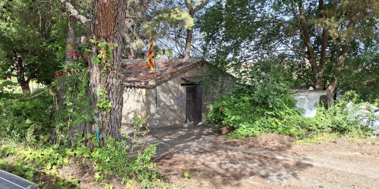 Finca de regadío de 7.885m2 + casa de 62m2. Caspe. 88.000€