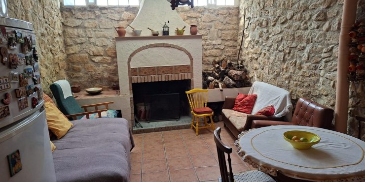 Casa impecable. 236m2. Maella. 82.000€